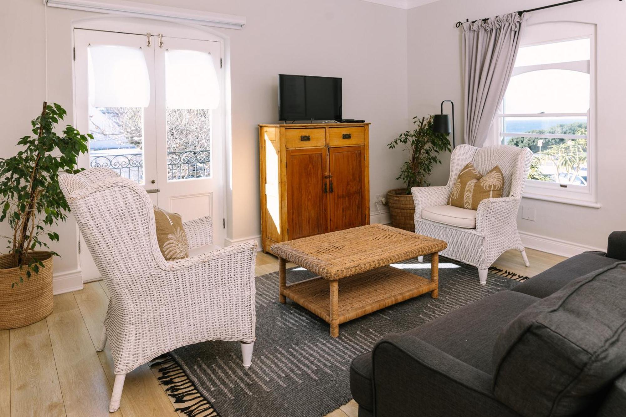 Auberge Burgundy Boutique Hotel & Spa Hermanus Exterior photo